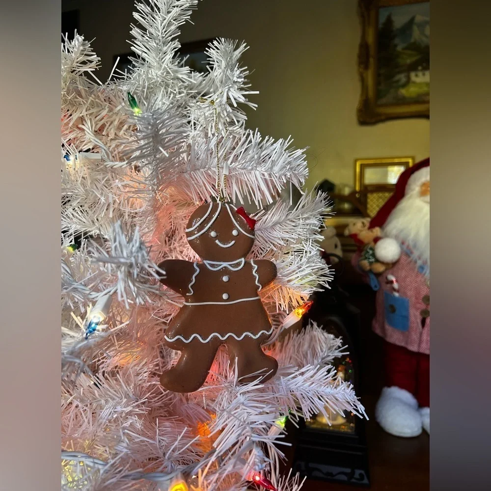 🤎 Vintage Gingerbread Christmas Sparkle Ornament